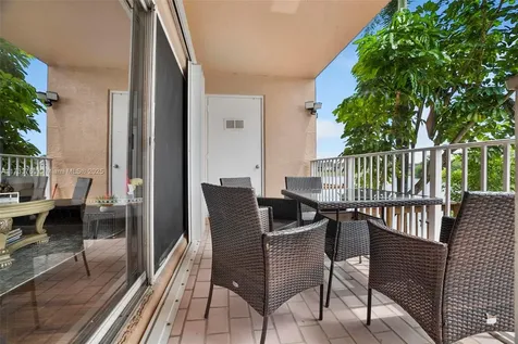 3275 NW 44th Street Oakland Park FL 33309