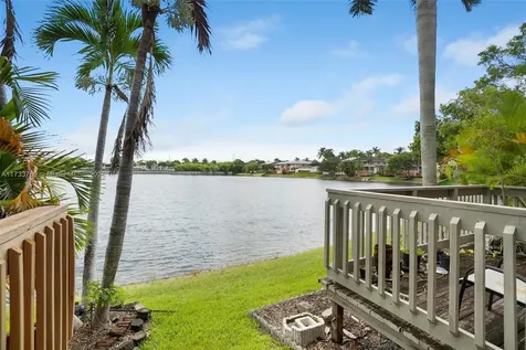 3275 NW 44th Street Oakland Park FL 33309