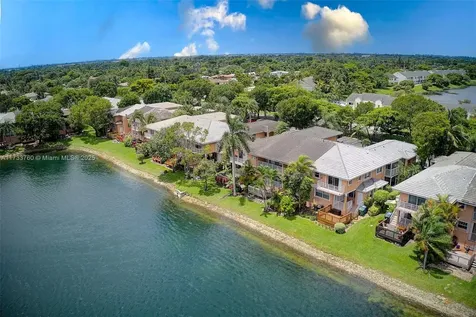 3275 NW 44th Street Oakland Park FL 33309