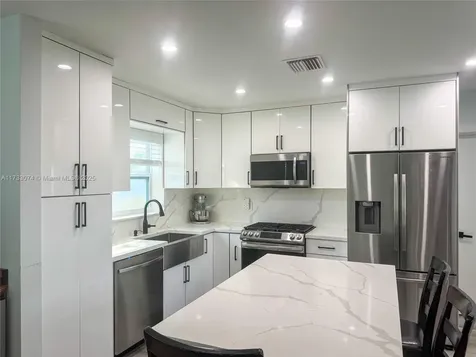 2611 Scott Street Hollywood FL 33020