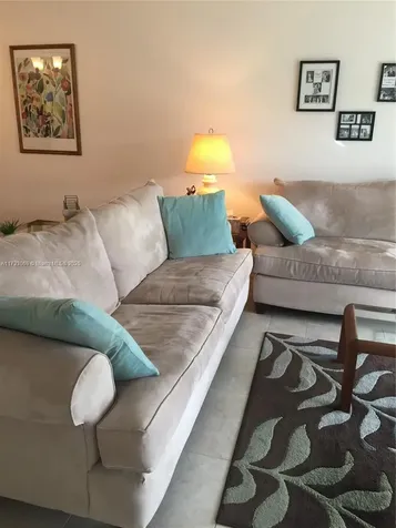 8960 S Hollybrook Boulevard Pembroke Pines FL 33025
