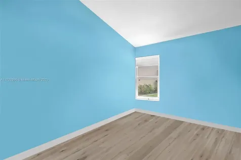2111 SW 71st Way Davie FL 33317