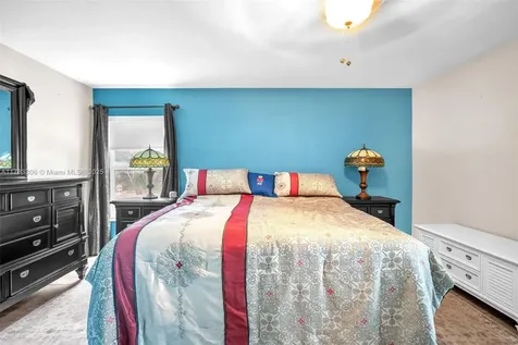 2111 SW 71st Way Davie FL 33317