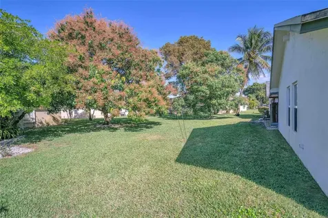 2111 SW 71st Way Davie FL 33317