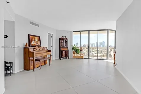 1000 Island Boulevard Aventura FL 33160