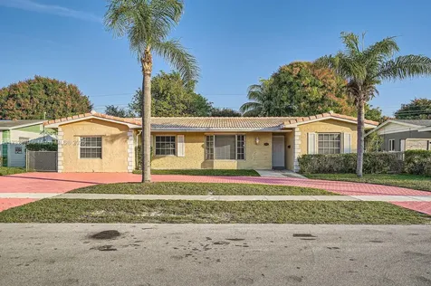3689 NW 27th Court Lauderdale Lakes FL 33311