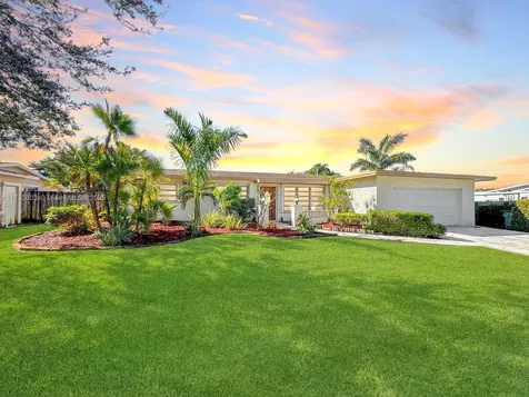 10930 NW 18th Place Pembroke Pines FL 33026