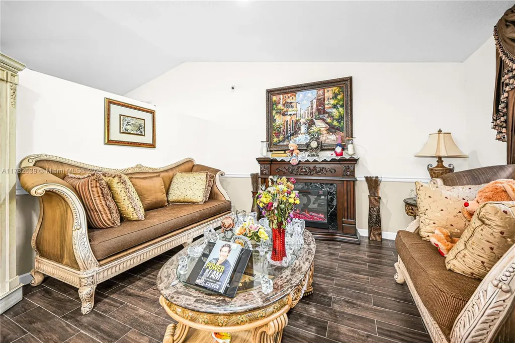 510 NW 105th Drive Coral Springs FL 33071