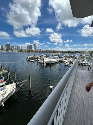 18031 Biscayne Boulevard Aventura FL 33160