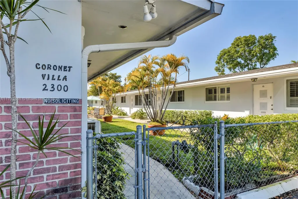 2300 Jackson Street Hollywood FL 33020