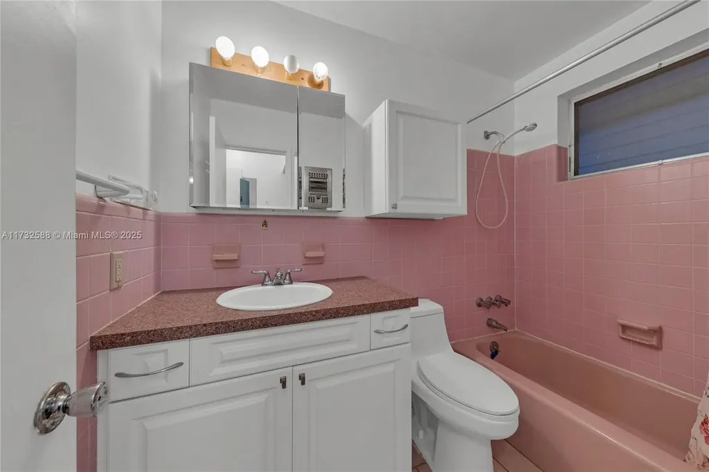 2300 Jackson Street Hollywood FL 33020