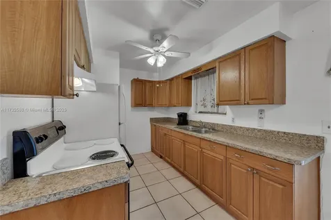 2300 Jackson Street Hollywood FL 33020