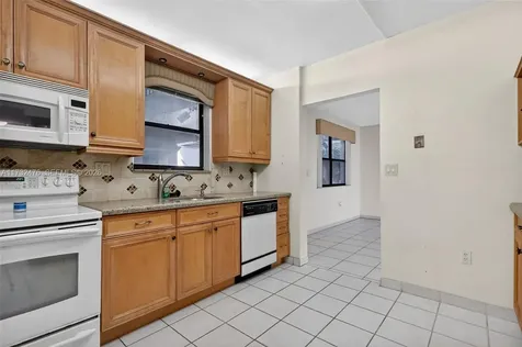 481 Ives Dairy Road Miami FL 33179