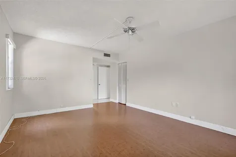 481 Ives Dairy Road Miami FL 33179