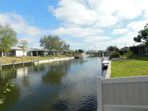 617 SE 7 Street Cape Coral FL 33990