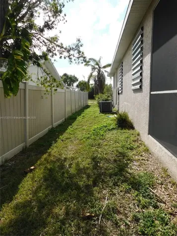 617 SE 7 Street Cape Coral FL 33990