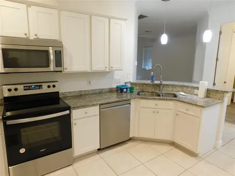 617 SE 7 Street Cape Coral FL 33990