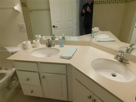 617 SE 7 Street Cape Coral FL 33990