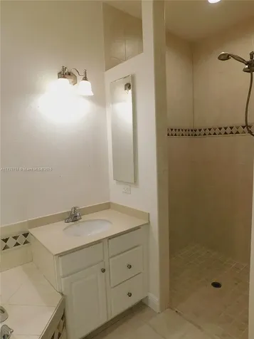 617 SE 7 Street Cape Coral FL 33990