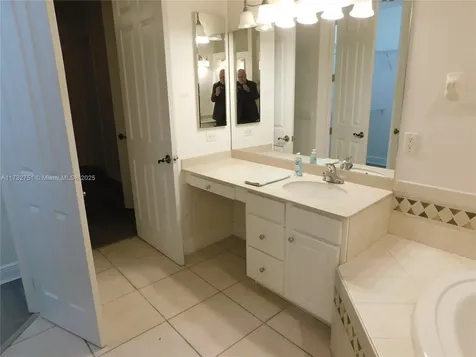 617 SE 7 Street Cape Coral FL 33990