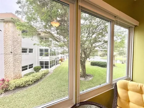 4806 NW 36th Street Lauderdale Lakes FL 33319