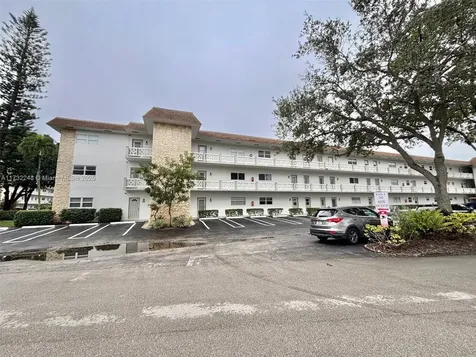 4806 NW 36th Street Lauderdale Lakes FL 33319