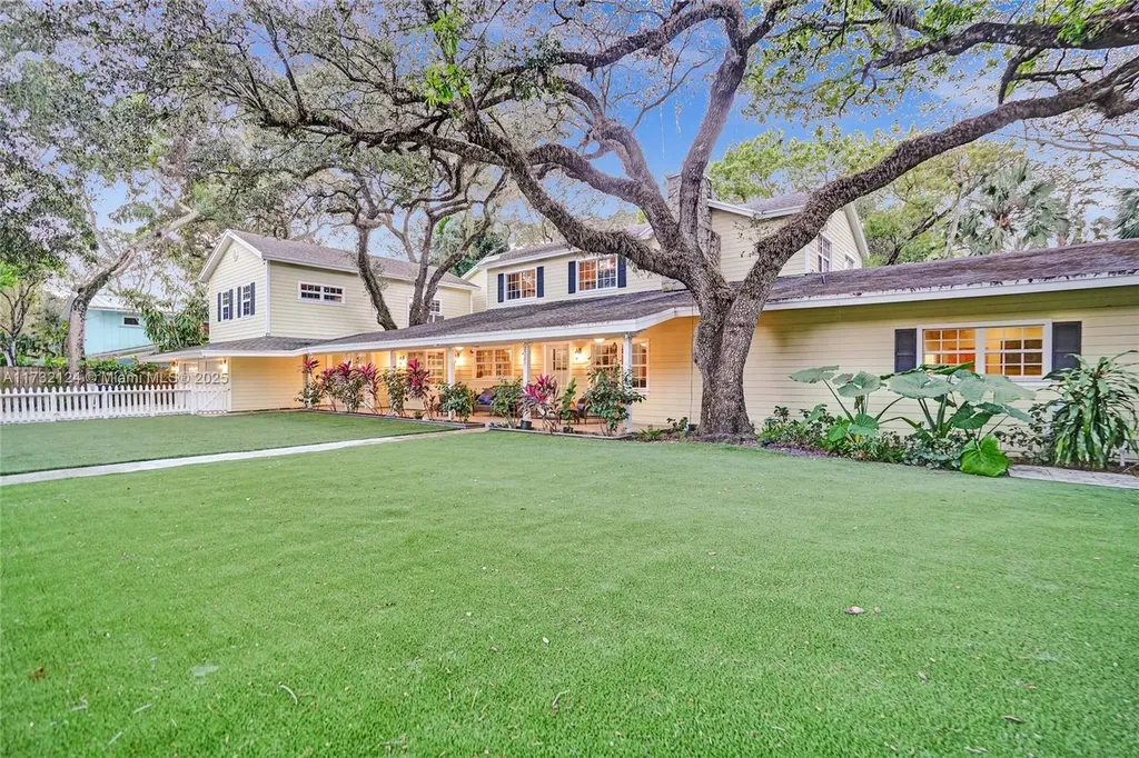 2221 SW 28th Way Fort Lauderdale FL 33312