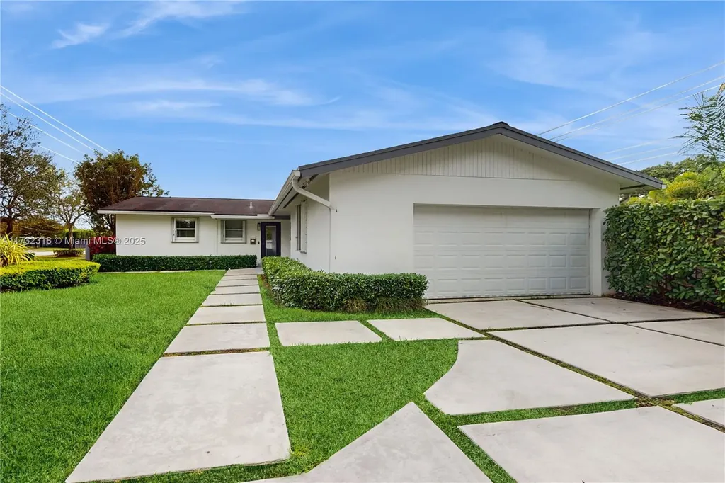 10220 SW 82nd Avenue Miami FL 33156