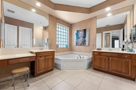 3888 W Gardenia Avenue Weston FL 33332