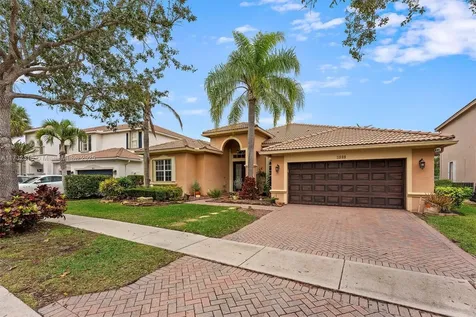 3888 W Gardenia Avenue Weston FL 33332