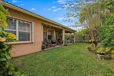 3888 W Gardenia Avenue Weston FL 33332