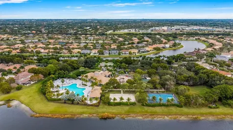 3888 W Gardenia Avenue Weston FL 33332