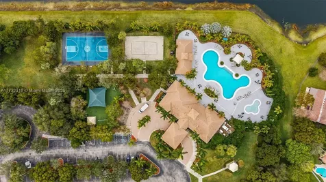 3888 W Gardenia Avenue Weston FL 33332