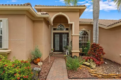 3888 W Gardenia Avenue Weston FL 33332