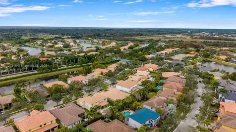 3888 W Gardenia Avenue Weston FL 33332