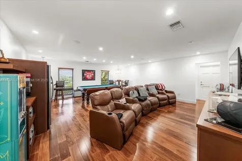 5922 SW 105th Street Pinecrest FL 33156