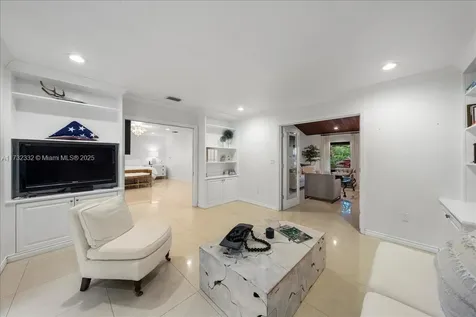 5922 SW 105th Street Pinecrest FL 33156