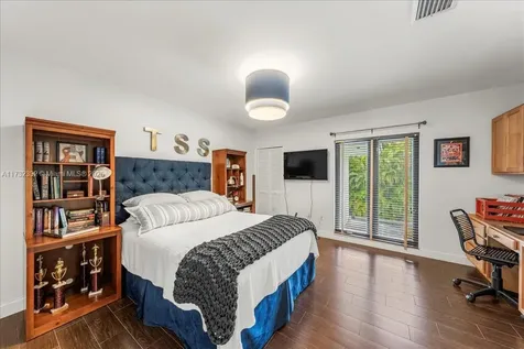 5922 SW 105th Street Pinecrest FL 33156