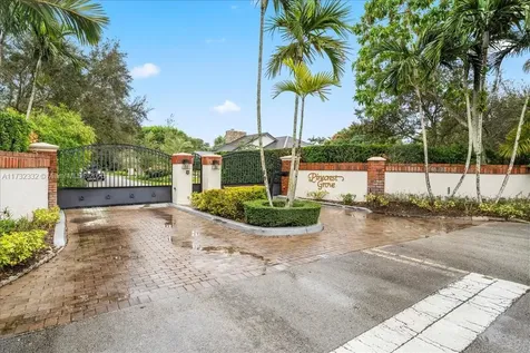 5922 SW 105th Street Pinecrest FL 33156