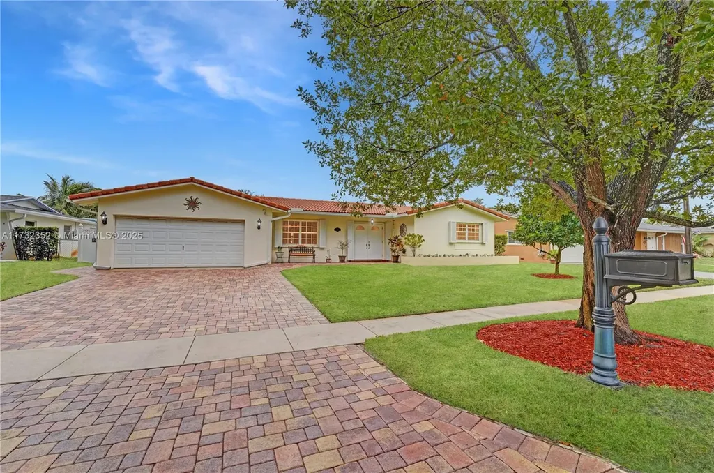 1811 NW 106th Terrace Pembroke Pines FL 33026