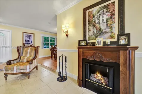 1811 NW 106th Terrace Pembroke Pines FL 33026