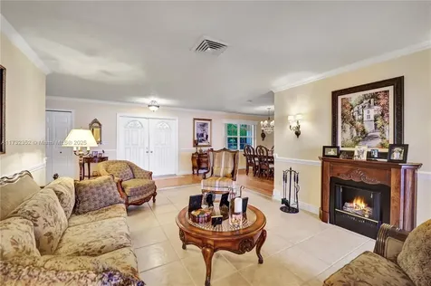 1811 NW 106th Terrace Pembroke Pines FL 33026