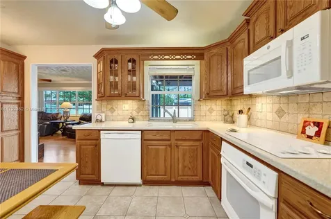 1811 NW 106th Terrace Pembroke Pines FL 33026
