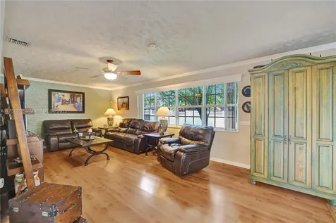 1811 NW 106th Terrace Pembroke Pines FL 33026