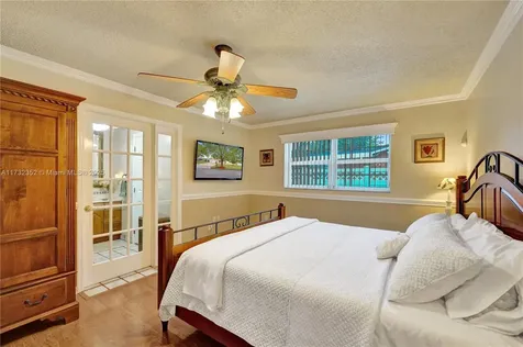 1811 NW 106th Terrace Pembroke Pines FL 33026