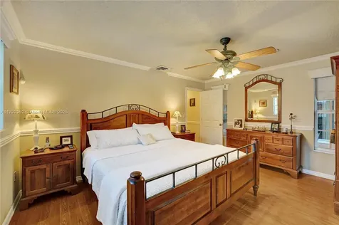 1811 NW 106th Terrace Pembroke Pines FL 33026