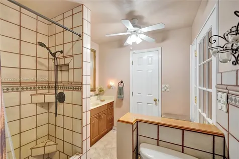 1811 NW 106th Terrace Pembroke Pines FL 33026
