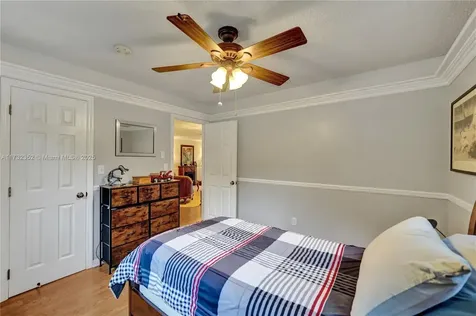 1811 NW 106th Terrace Pembroke Pines FL 33026