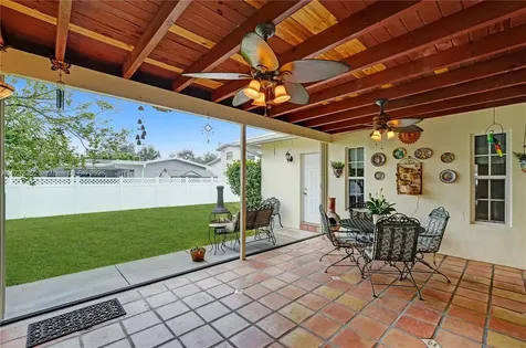 1811 NW 106th Terrace Pembroke Pines FL 33026