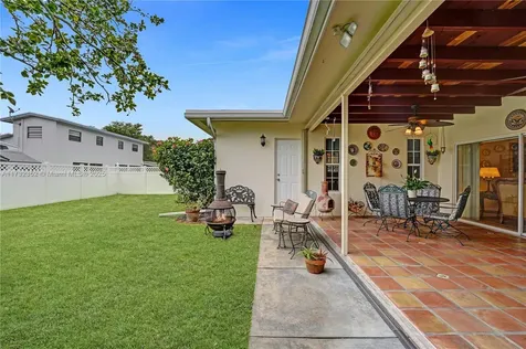 1811 NW 106th Terrace Pembroke Pines FL 33026